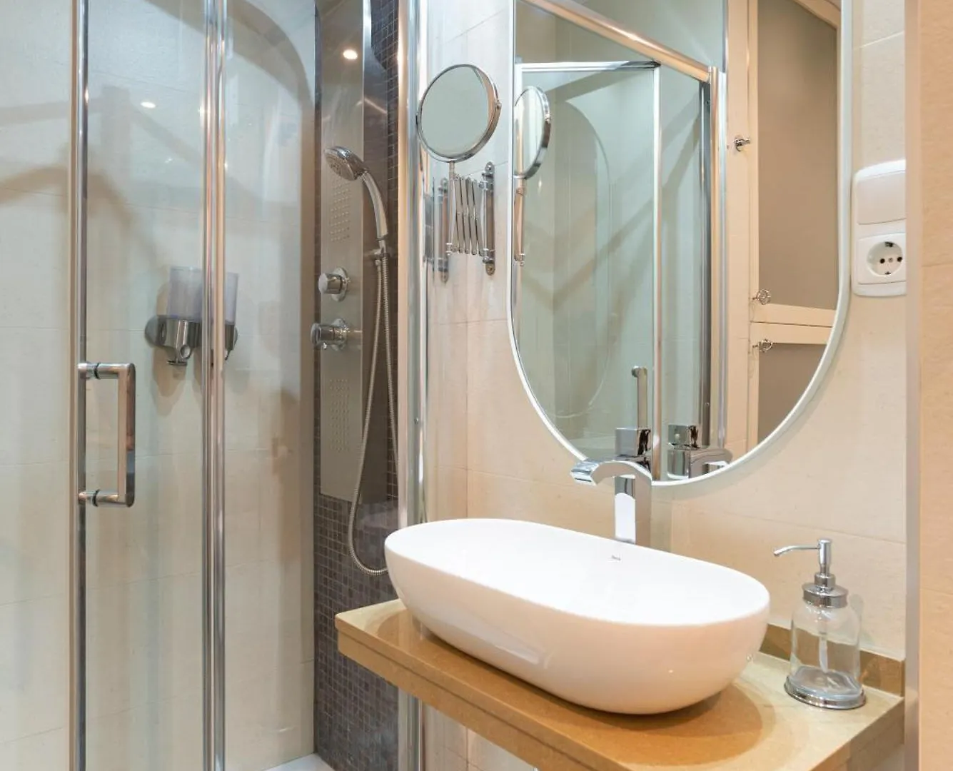 Apartment & Pool In Malaga City Center