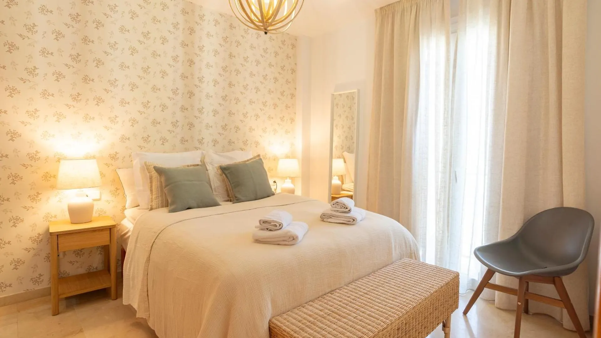 Apartment & Pool In Malaga City Center