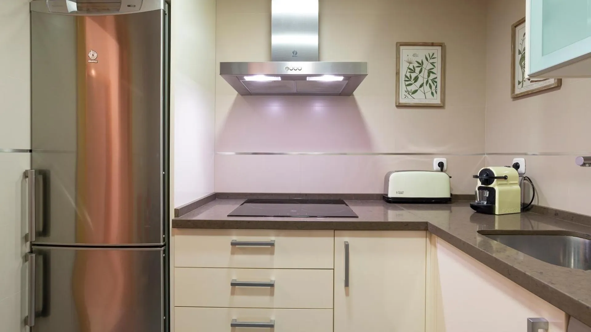 Apartment & Pool In Malaga City Center 0*,